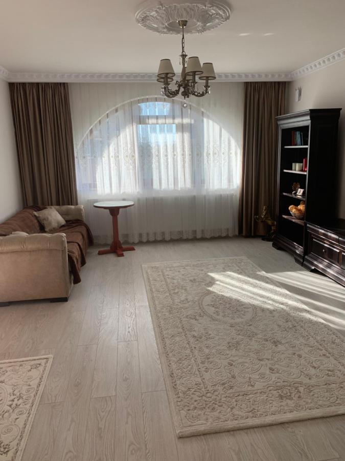 Vila Pati Ploieşti Exterior foto
